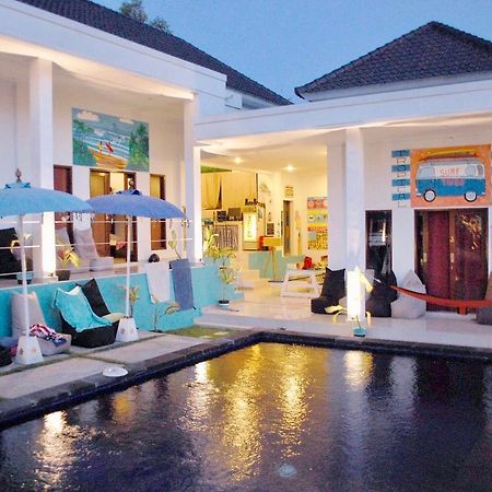 Hostel Point Break Canggu Exterior foto