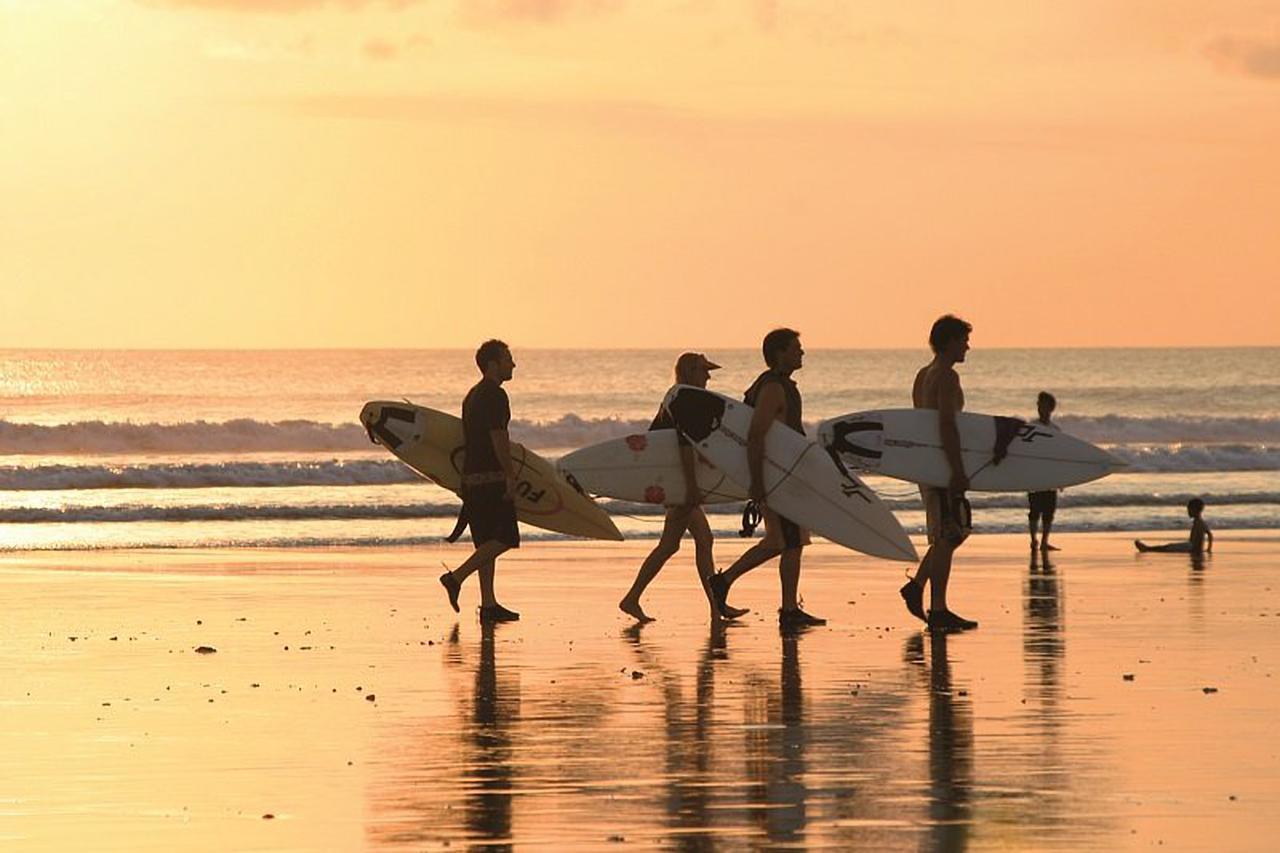 Hostel Point Break Canggu Exterior foto